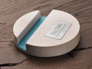 Puinen puhelinteline 1833121